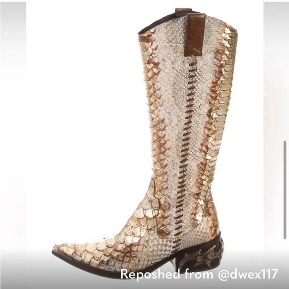 My husband got these off Poshmark for me but to small so I’m reposhing - Picture 4 of 7